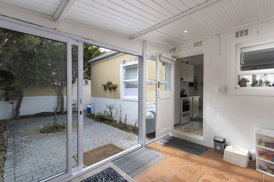 1 Bedroom Property for Sale in Dobson Western Cape